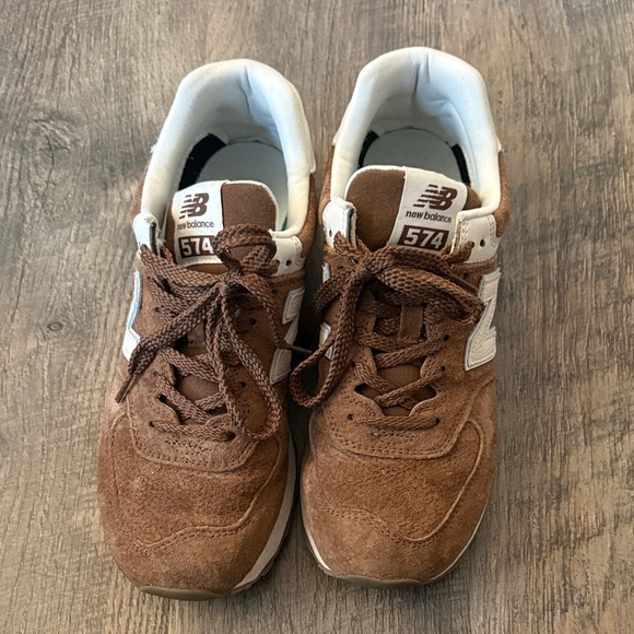 New Balance Sneakers - Picture 2 of 4